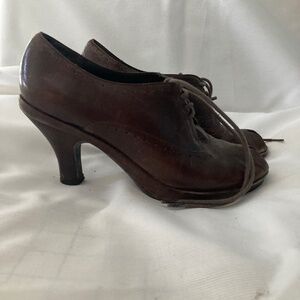One of 2 tied heels